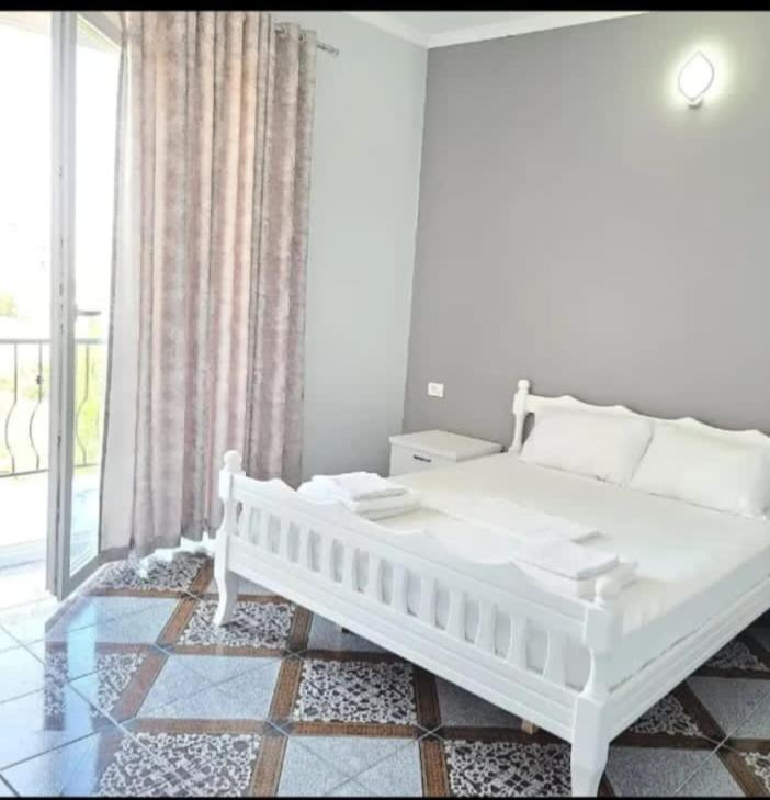 Hotel Fama Škalngur Exteriör bild