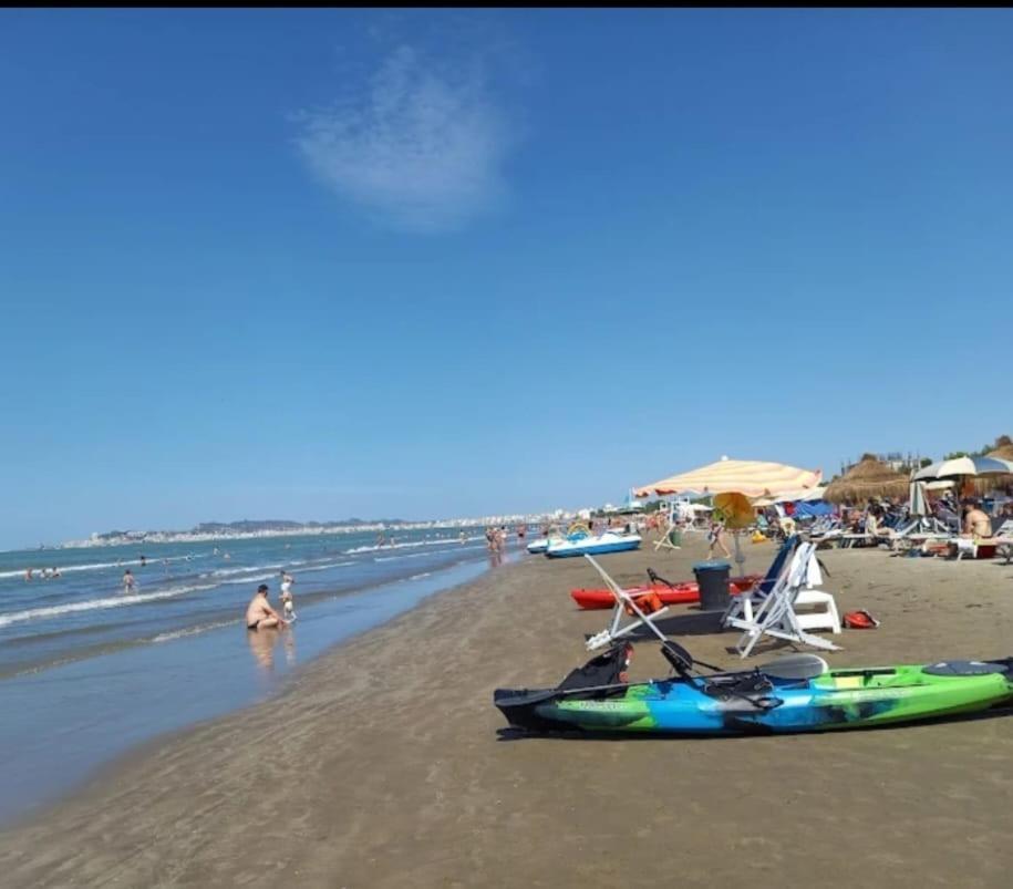 Hotel Fama Škalngur Exteriör bild
