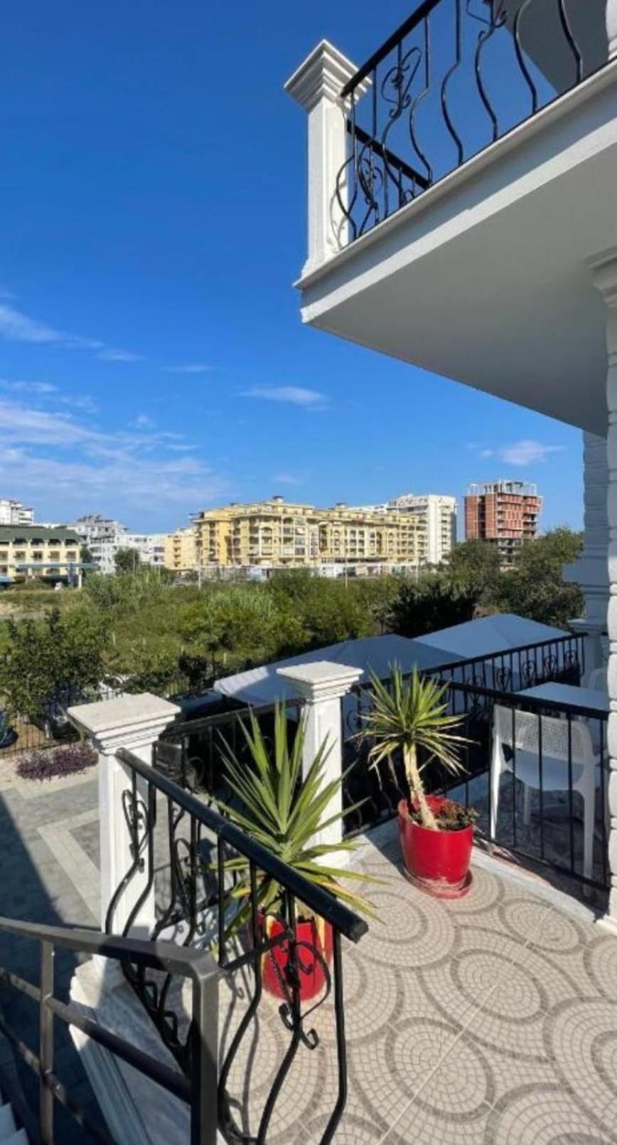 Hotel Fama Škalngur Exteriör bild