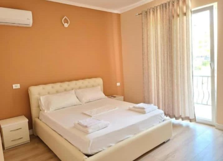 Hotel Fama Škalngur Exteriör bild