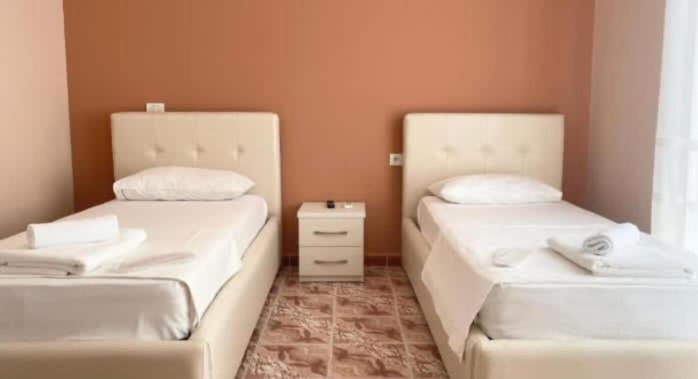 Hotel Fama Škalngur Exteriör bild