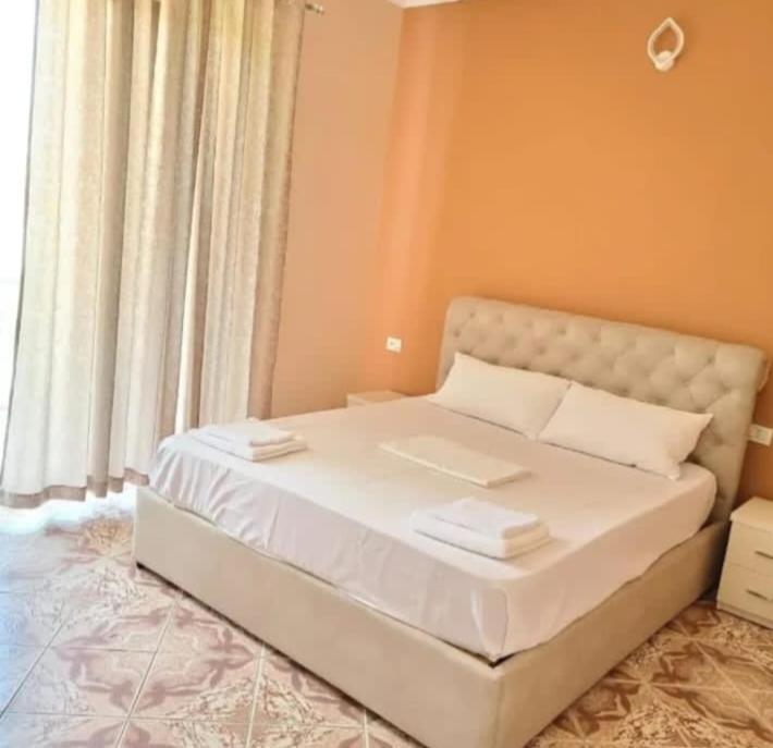 Hotel Fama Škalngur Exteriör bild