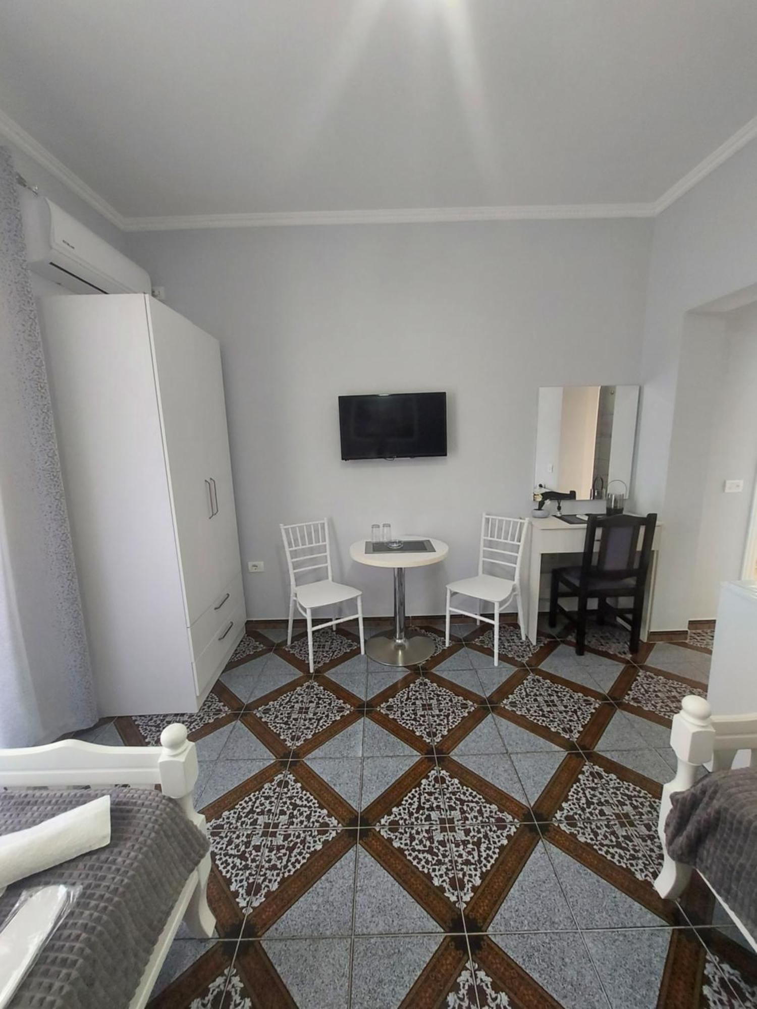 Hotel Fama Škalngur Exteriör bild