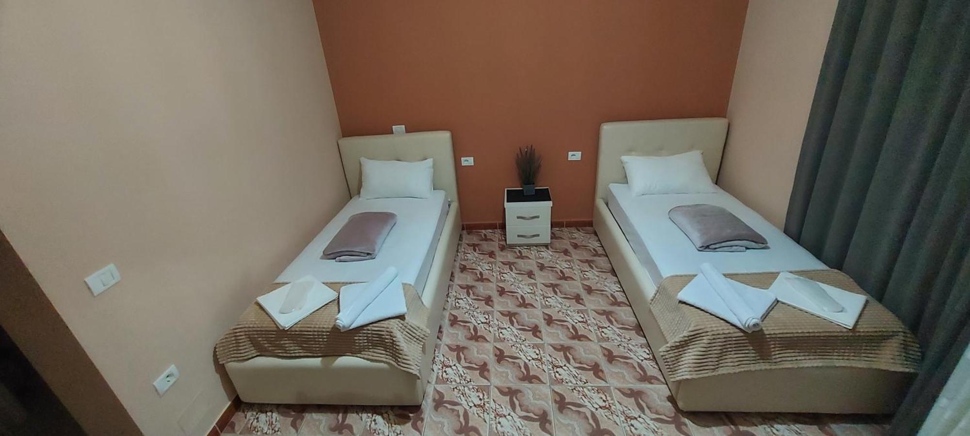 Hotel Fama Škalngur Exteriör bild
